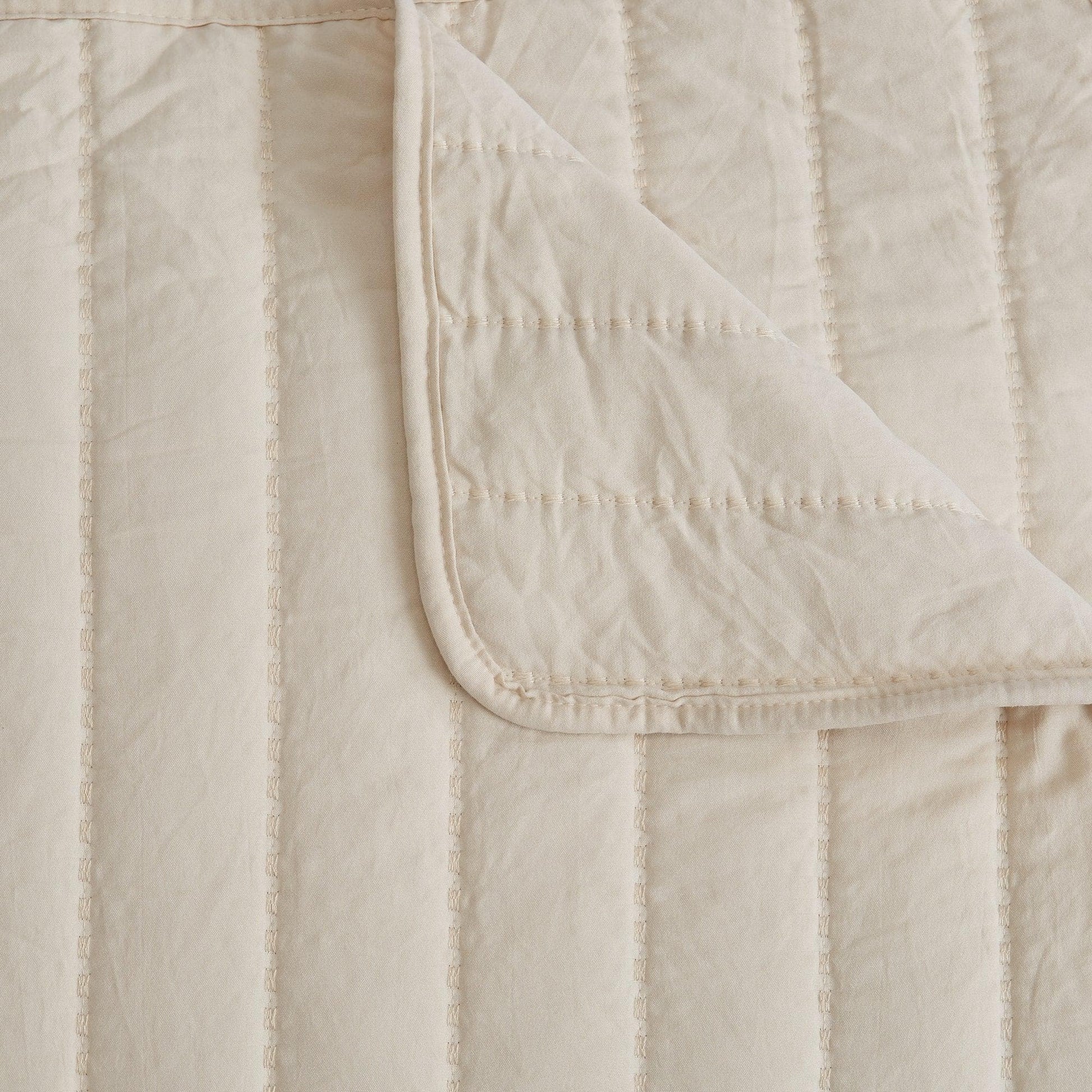 Sleep City Twin / White Quilts & Comforters 3-Piece Solid Striped Quilt - Virginia Collection Great Bay Home