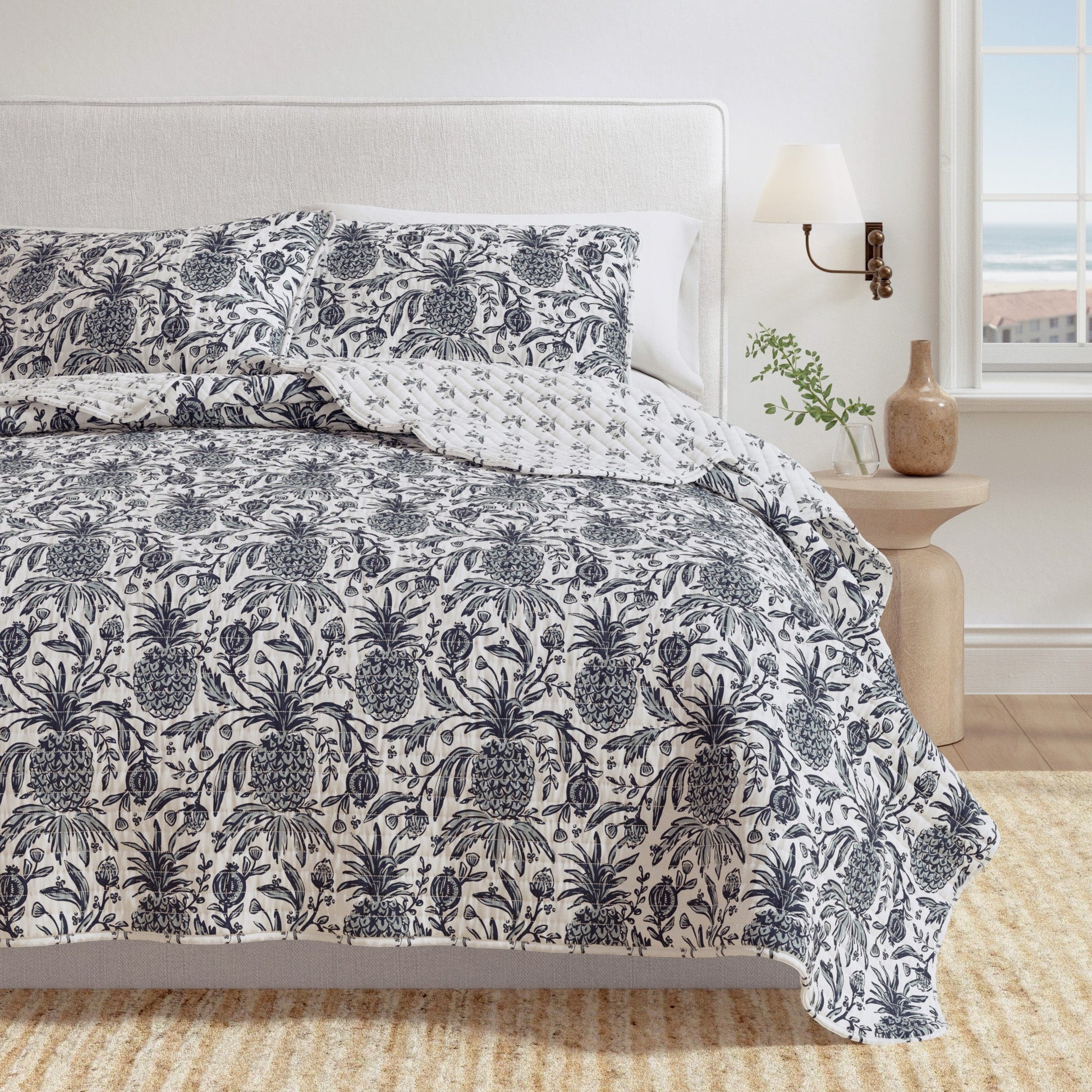 Sleep City Twin / Twin XL / Pineapple Grove - Off White/Navy Quilts & Comforters Coastal Printed Cotton Quilt Set - Bernice Collection Great Bay Home