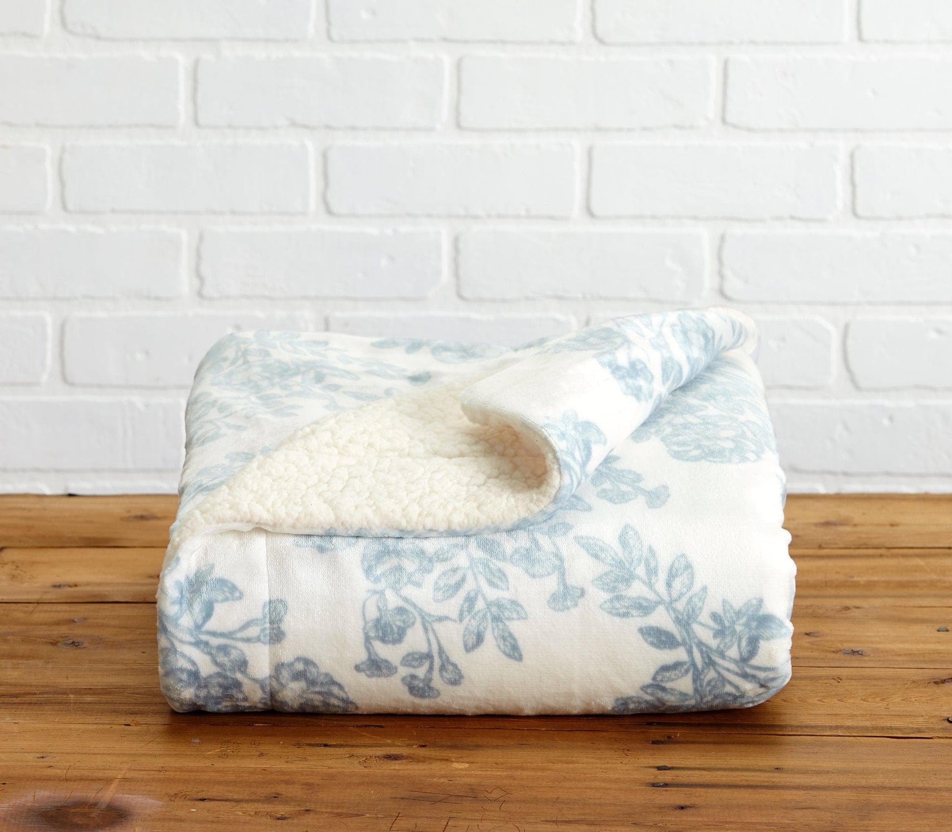 Sleep City Twin / Winter White Blankets Velvet Plush Sherpa Luxury Bed Blanket - Cielo Collection Great Bay Home