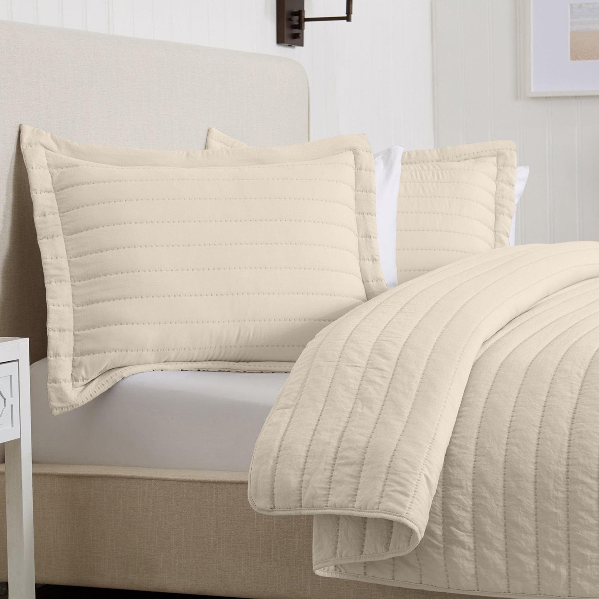 Sleep City Twin / White Quilts & Comforters 3-Piece Solid Striped Quilt - Virginia Collection Great Bay Home