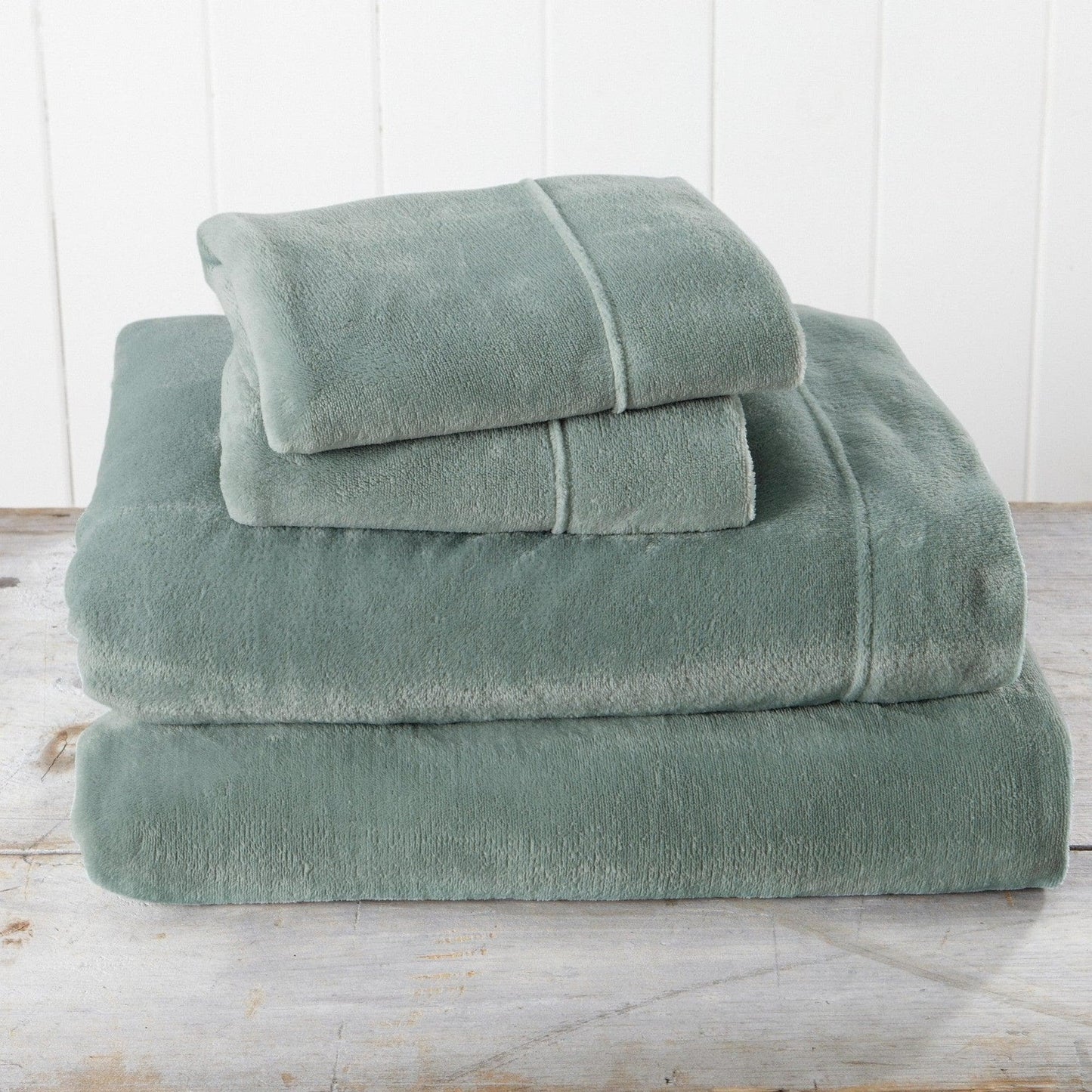Sleep City Twin / Sea Mist Sheets 4-Piece Solid Plush Sheet - Velvet Luxe Collection Great Bay Home