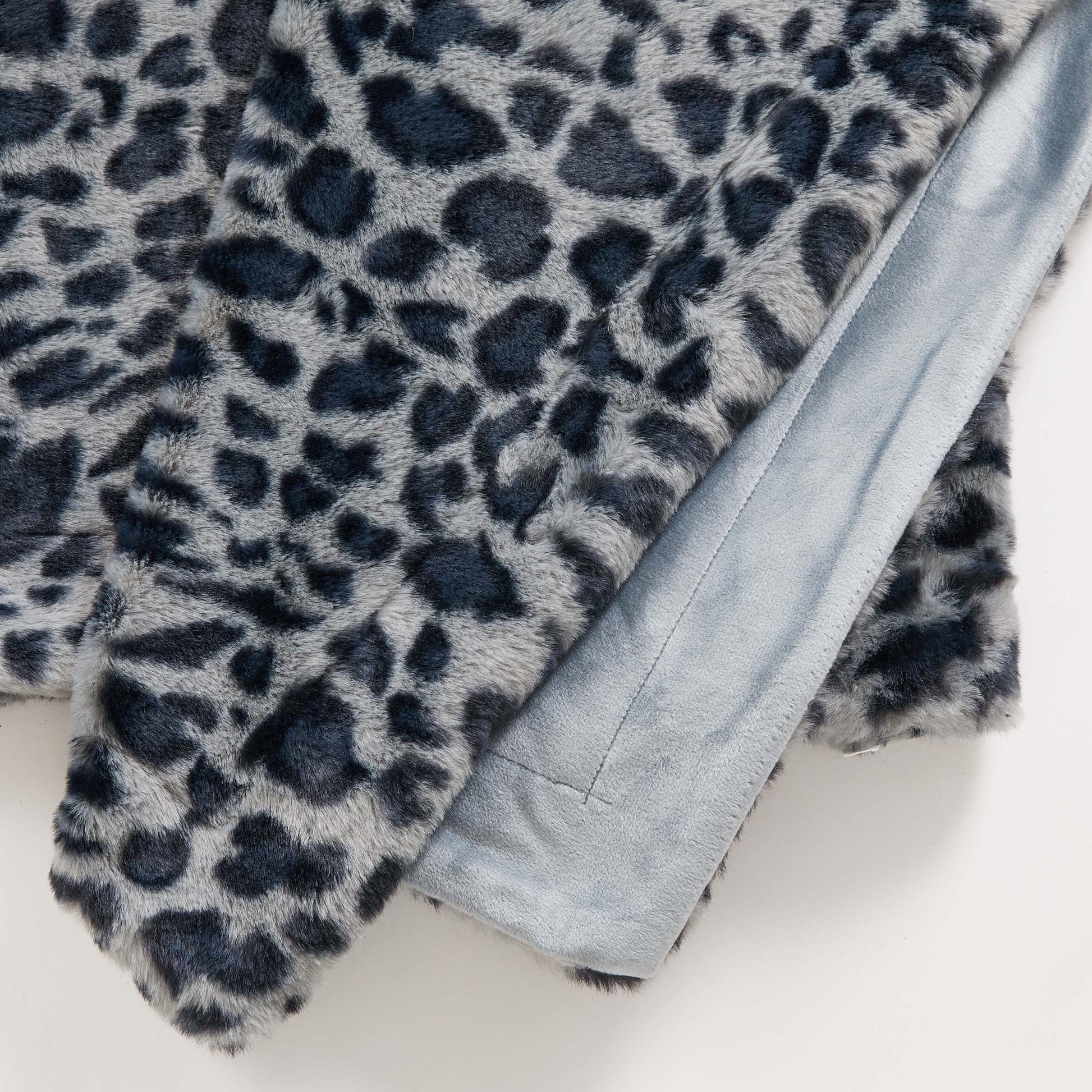 Sleep City 50" x 60" / Grey / Black Leopard Blankets Faux Fur Printed Throw Blanket - Aaliyah Collection Great Bay Home