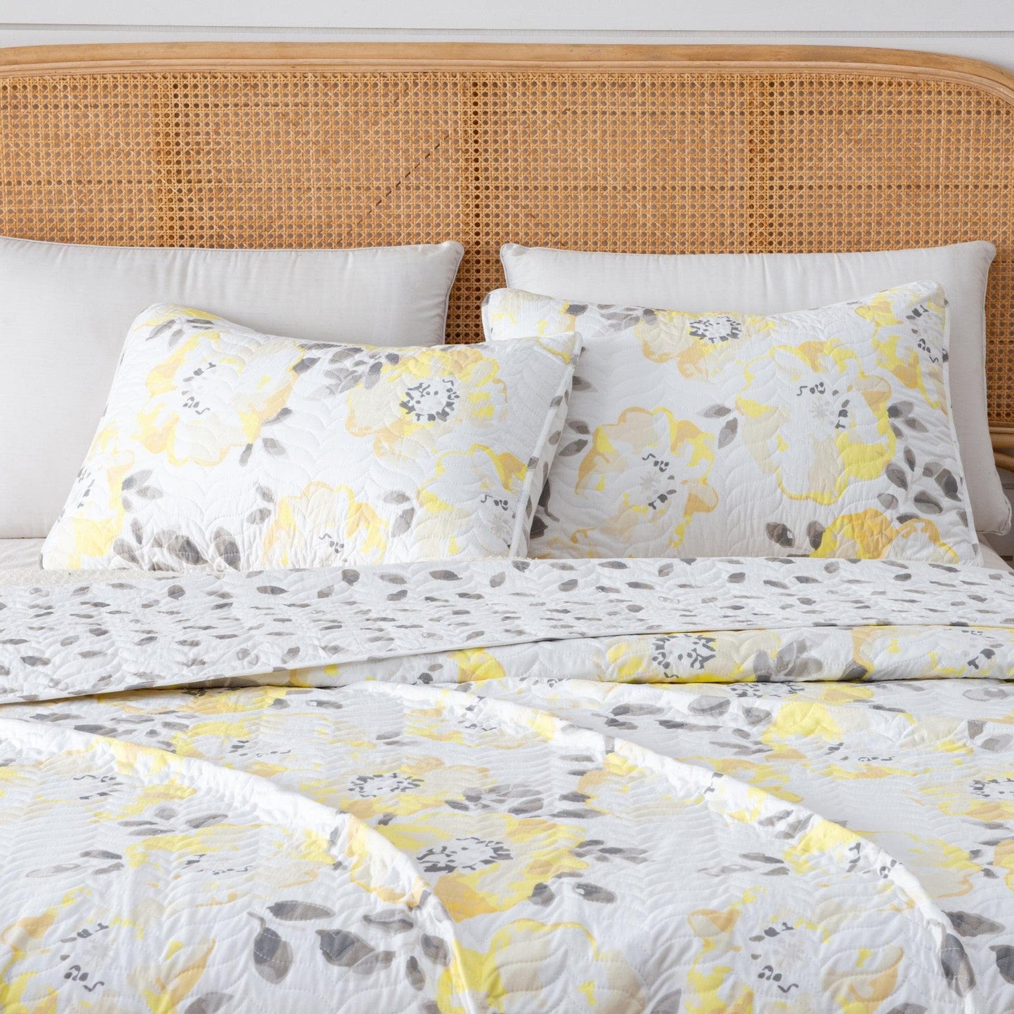 Sleep City Twin / Helene - Yellow Quilts 3 Piece Floral Quilt Set - Helene Collection Great Bay Home