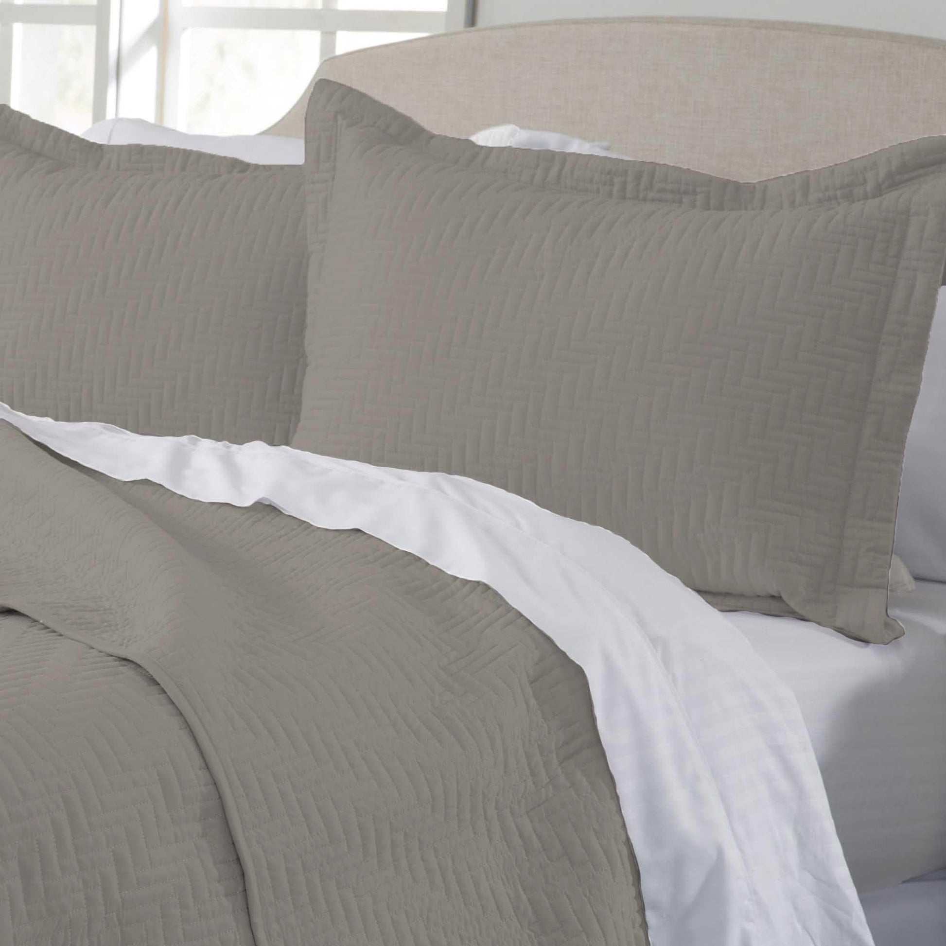 Sleep City Twin / Mushroom Grey Quilts & Comforters 3-Piece Herringbone Stitched Quilt - Louise Collection Great Bay Home