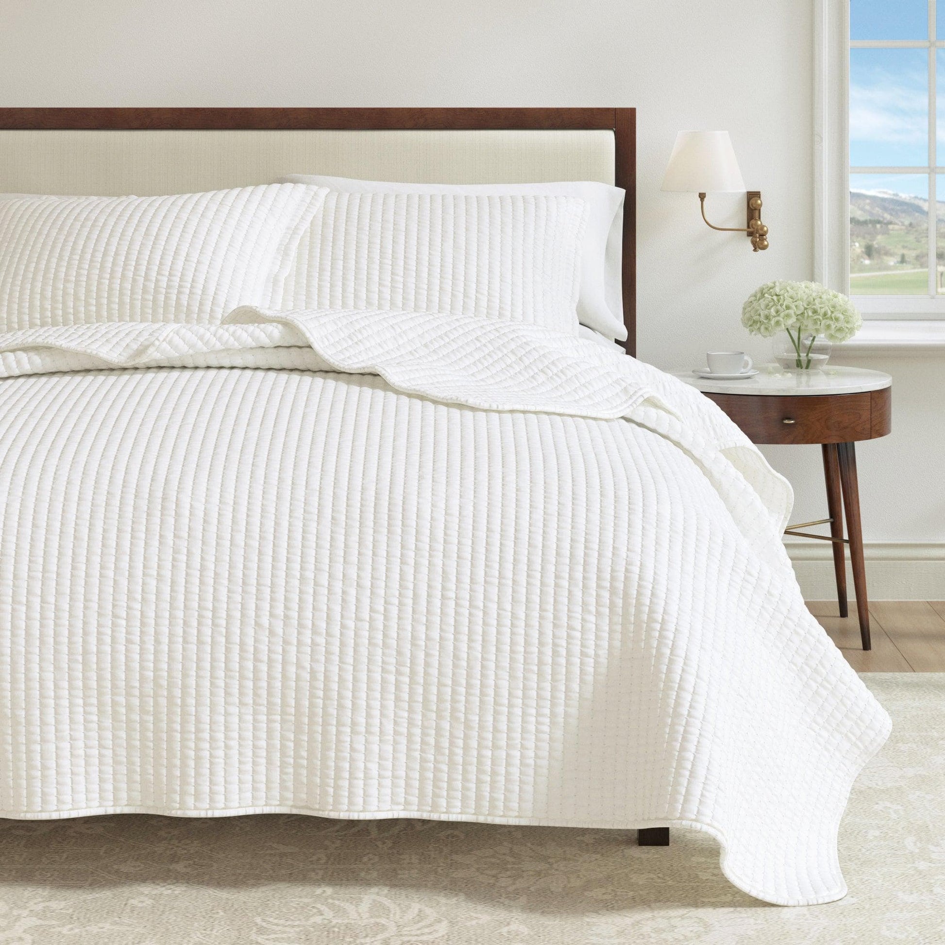 Sleep City Twin / Twin XL / White Quilts & Comforters 3-Piece Solid Quilt - Alicia Collection Great Bay Home