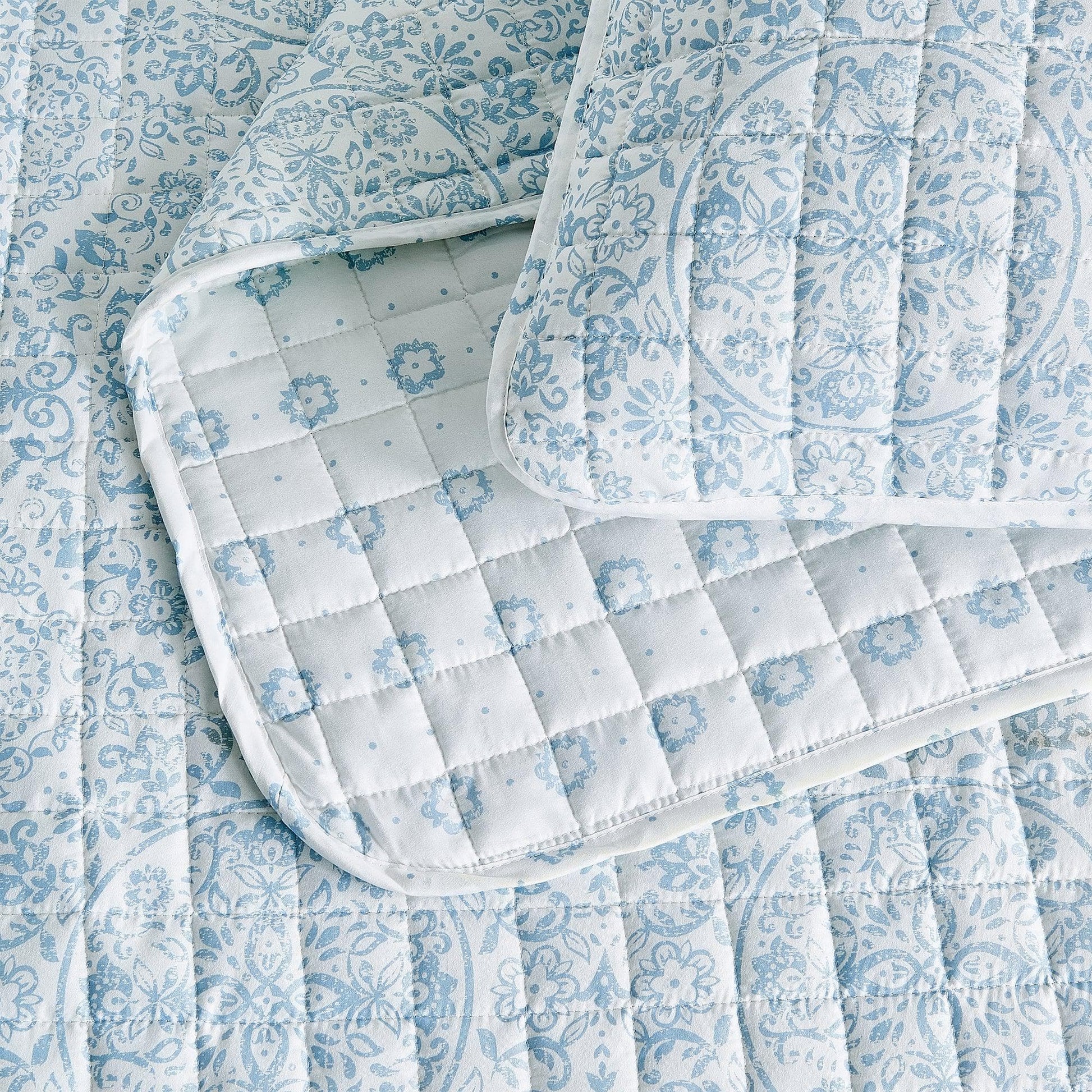 Sleep City Twin / Twin XL / Eucalyptus Floral Quilts & Comforters Floral Medallion Printed Microfiber Quilt Set - Kaleigh Collection Great Bay Home