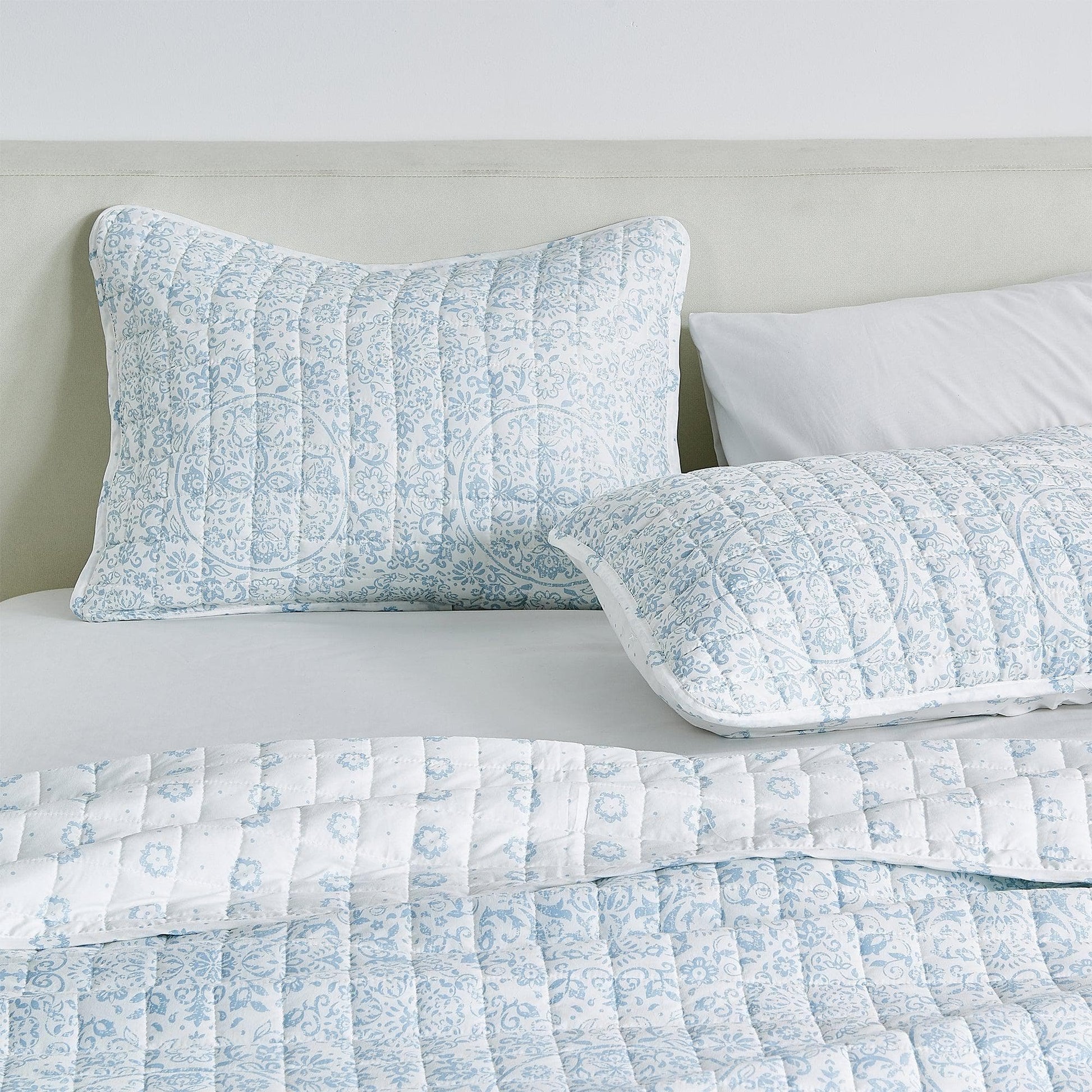 Sleep City Twin / Twin XL / Eucalyptus Floral Quilts & Comforters Floral Medallion Printed Microfiber Quilt Set - Kaleigh Collection Great Bay Home