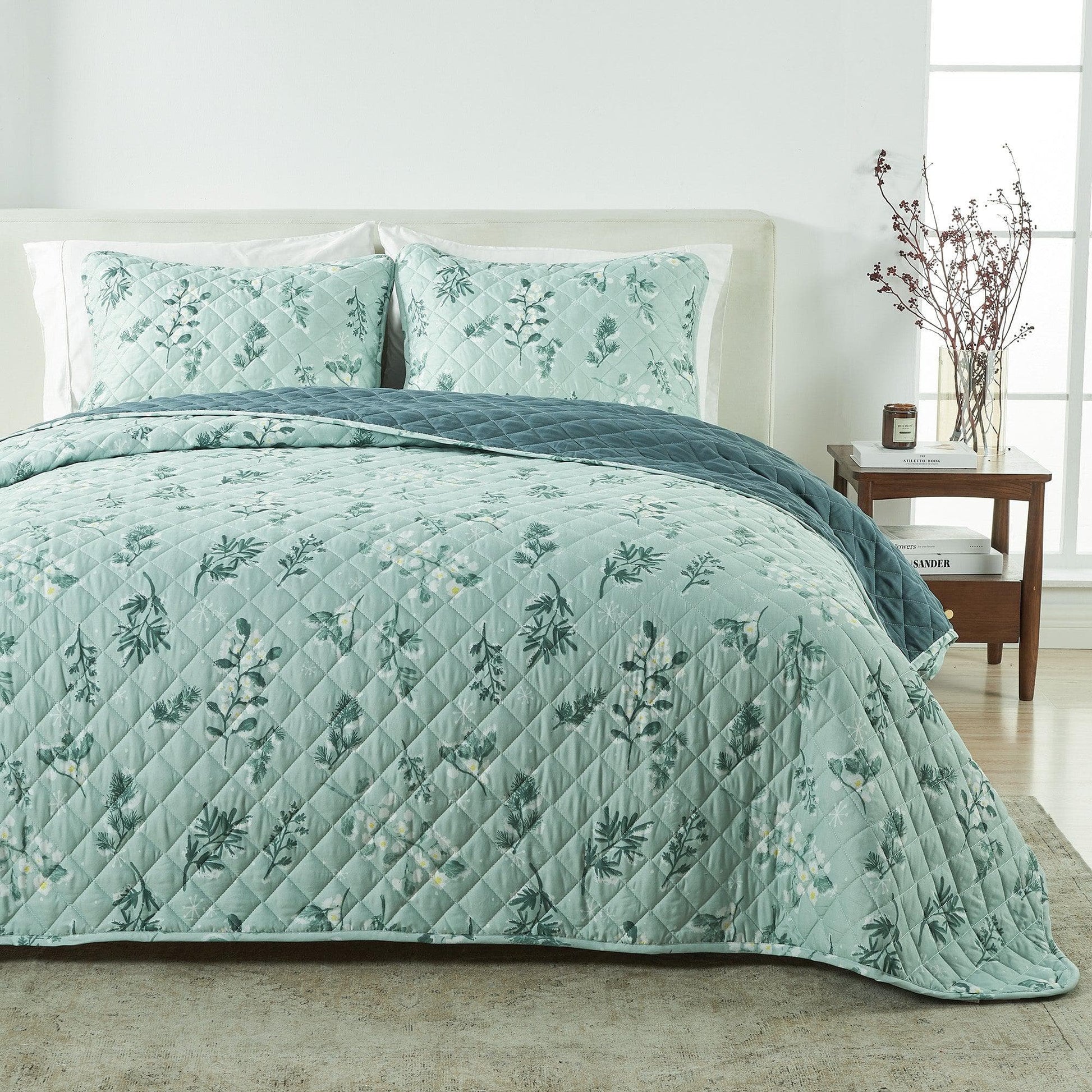 Sleep City Full / Queen / Snowy Botanical Quilts & Comforters Snowy Botanical Quilt Set - Mariela Collection Great Bay Home