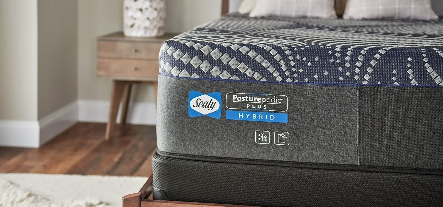 Sleep City Twin XL / Targeted Support / Medium Mattress Posturepedic® Plus Hybrid Sealy