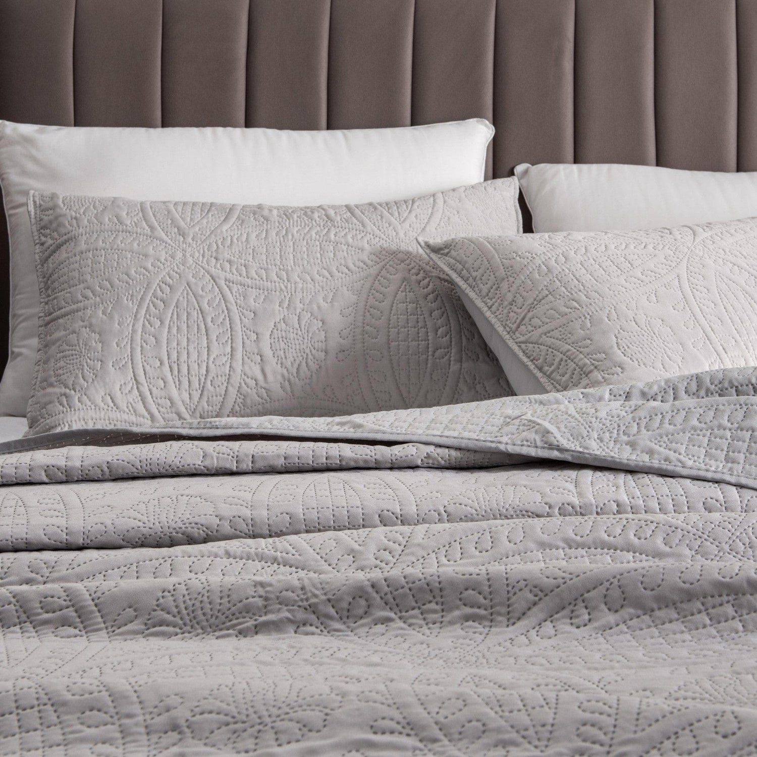 Quilts & Comforters