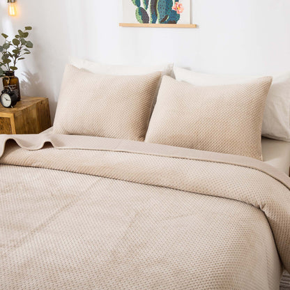 Ultra Soft Plush Poly-Velvet Quilt Set