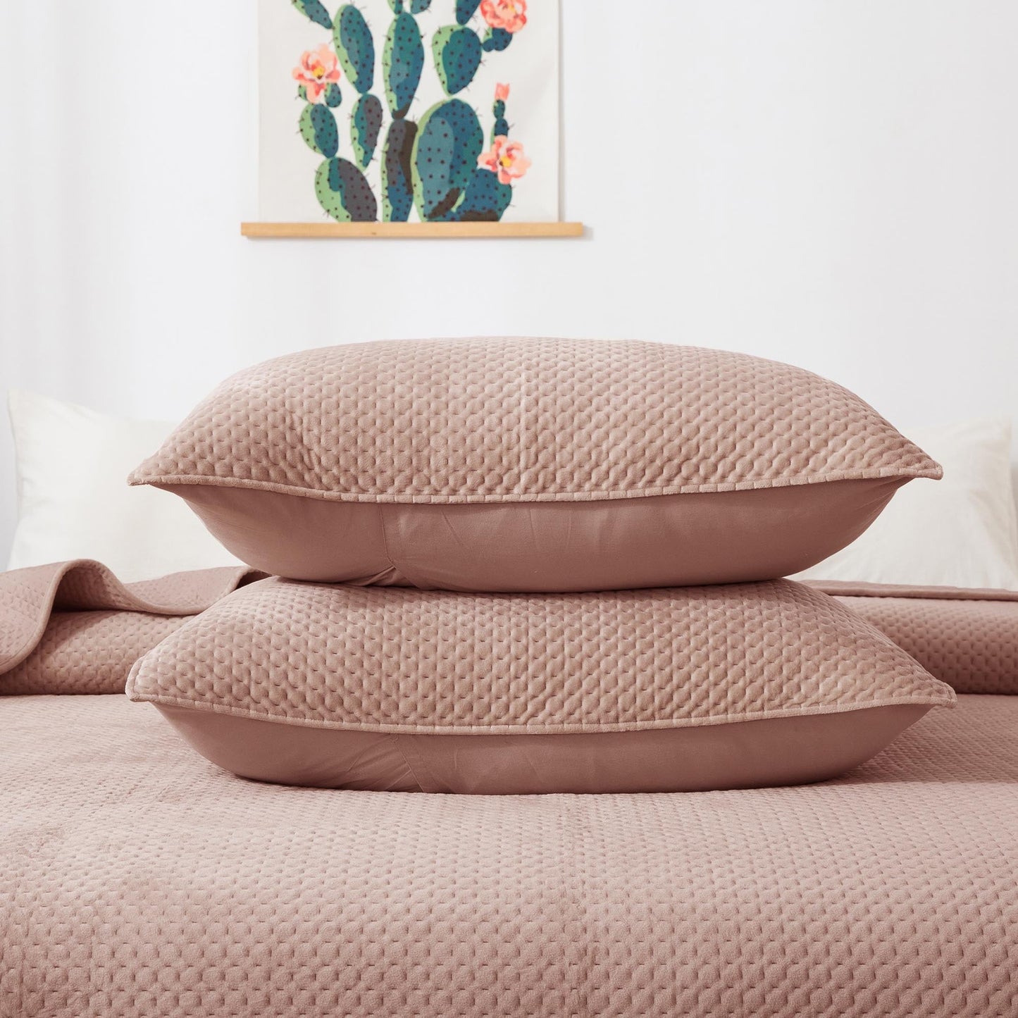 Ultra Soft Plush Poly-Velvet Quilt Set