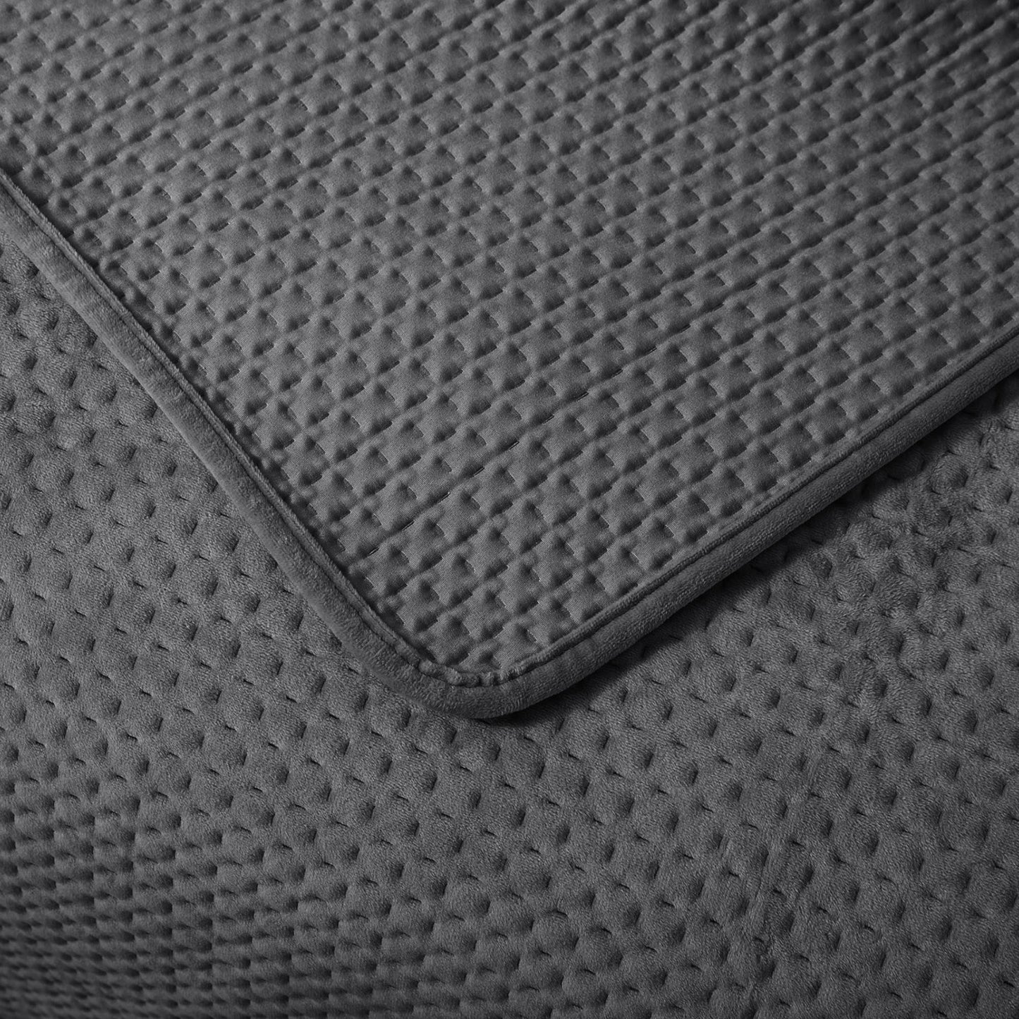 Ultra Soft Plush Poly-Velvet Quilt Set