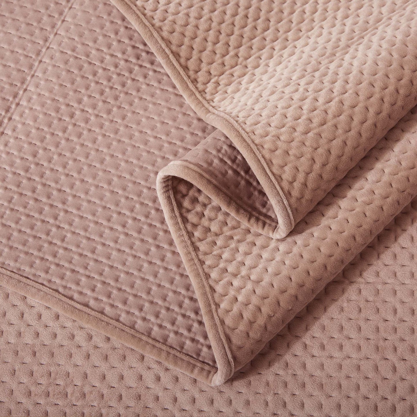 Ultra Soft Plush Poly-Velvet Quilt Set