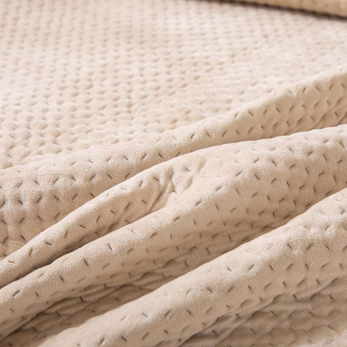 Ultra Soft Plush Poly-Velvet Quilt Set