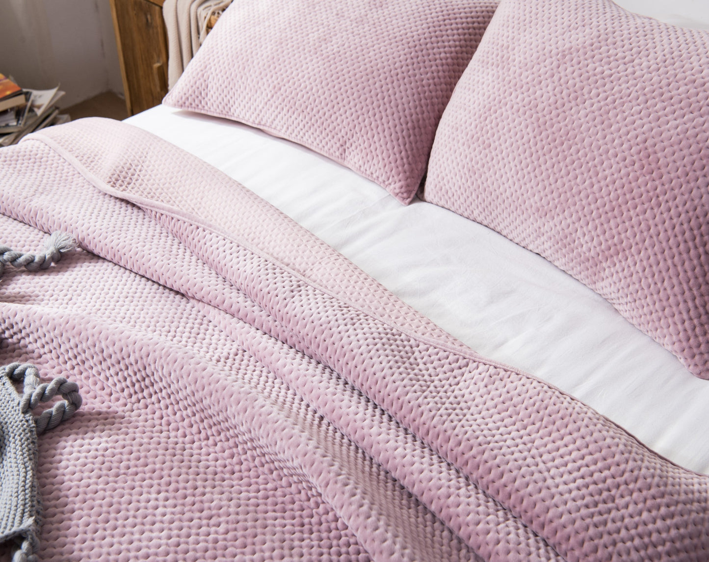 Sleep City Queen / Dusty Rose Bedspread Kasentex All Season Cozy Velvet Quilt Set with Shams, Queen, King, Room Decor, Graduation Gifts Kasentex