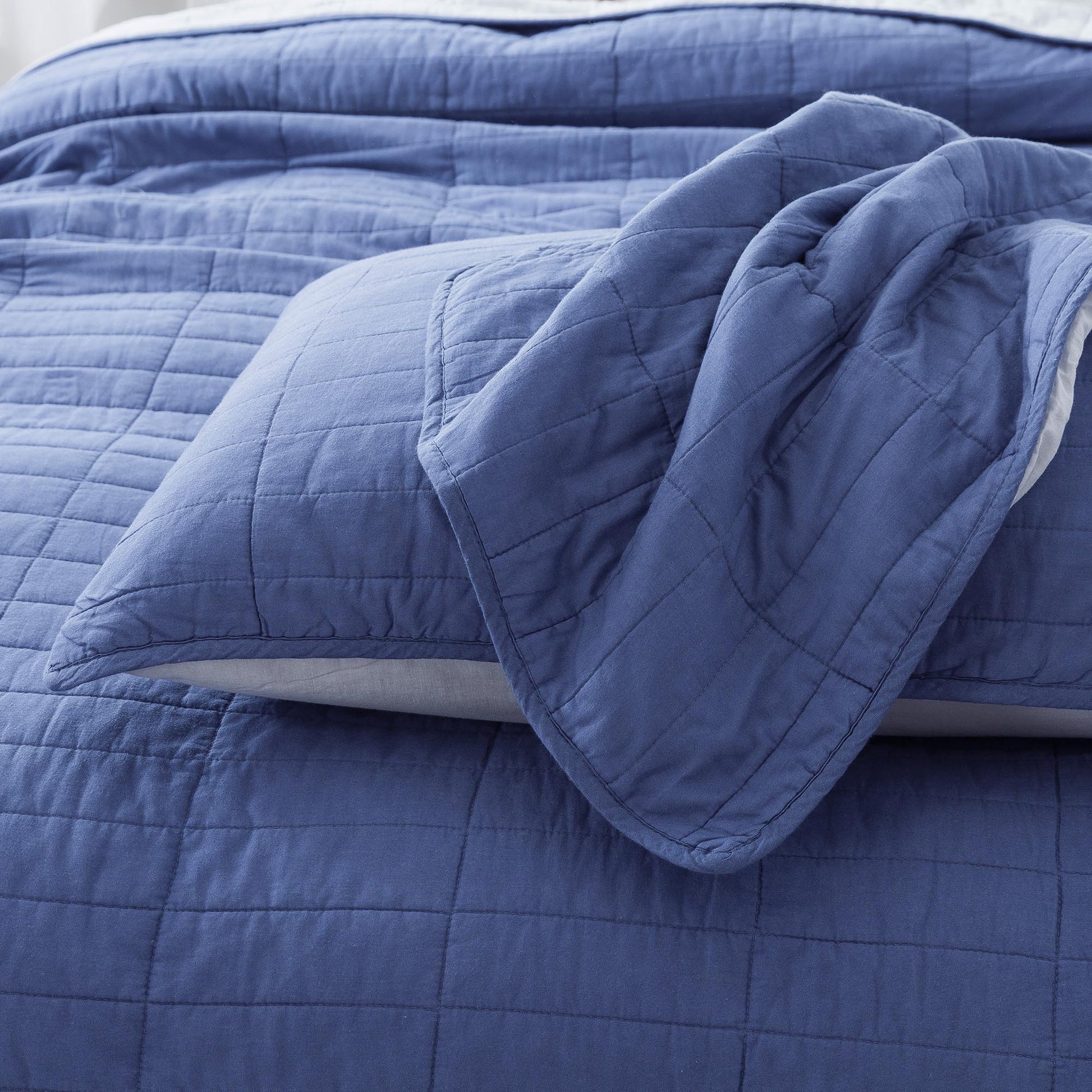 Sleep City Twin / Red Bedspread Set Kasentex Ultra Soft Cotton Oversized Bedspread Set, Blue or Red, Room Decor, Graduation Gifts Kasentex