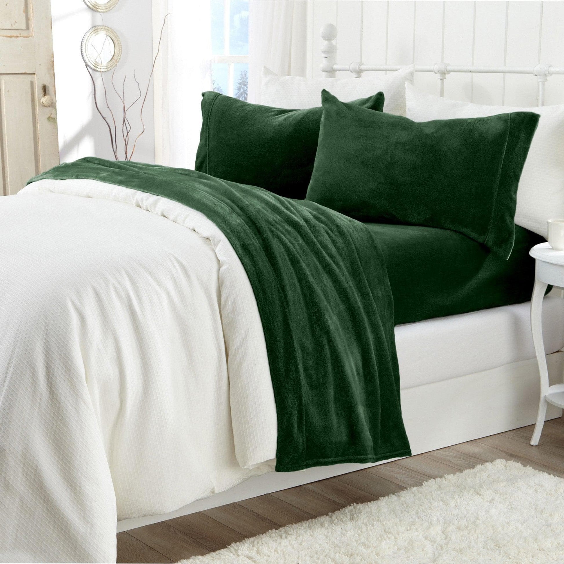 Sleep City Full / Navy 4-Piece Solid Jewel-Toned Plush Sheet - Velvet Luxe Collection Great Bay Home