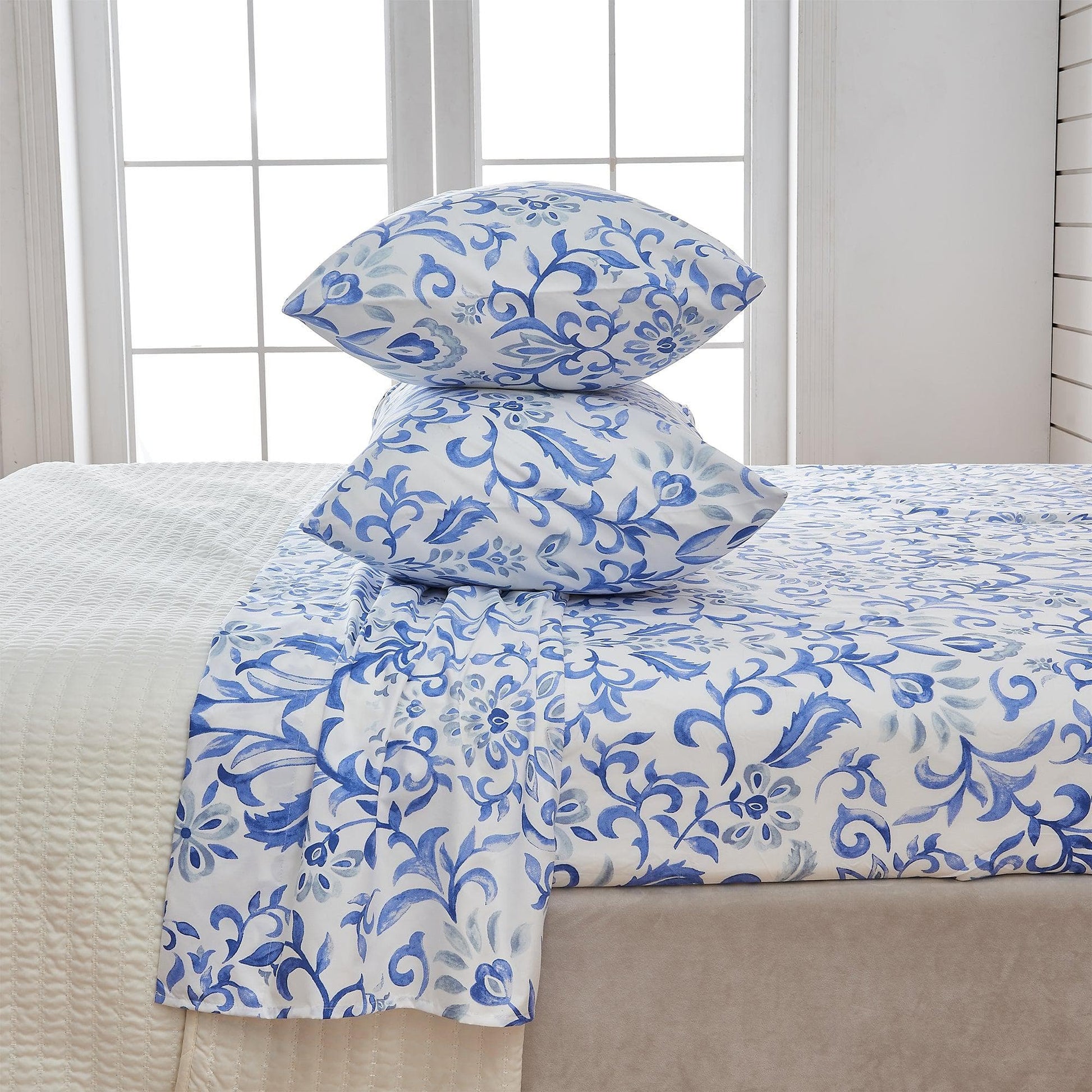 Sleep City Twin / Watercolor Flowers - Blue Sheets 4 Piece Watercolor Floral Microfiber Sheet - Delia Collection Great Bay Home