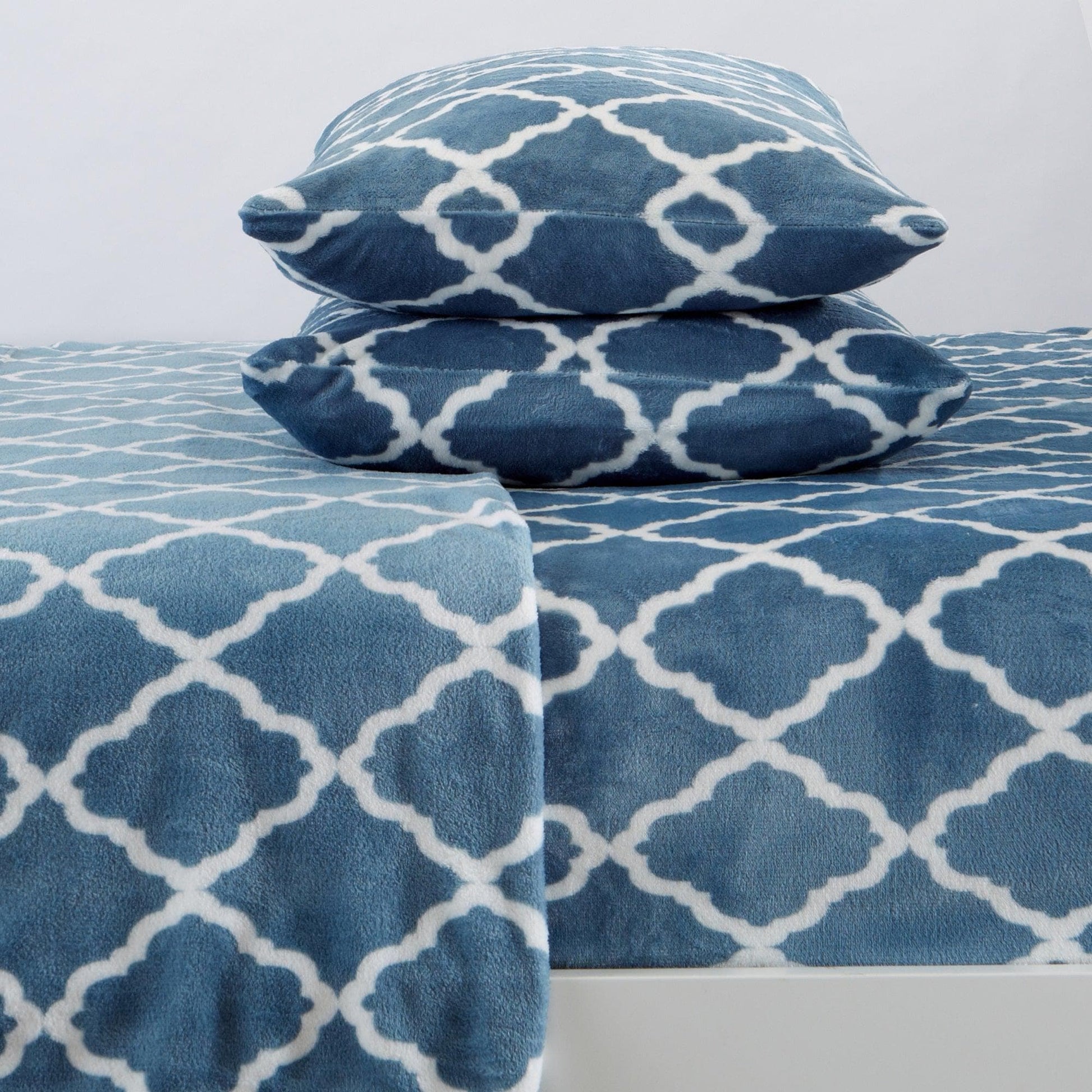 Sleep City Twin / Lattice - Smoke Blue / White Sheets 4-Piece Printed Plush Sheet - Velvet Luxe Lattice Collection Great Bay Home