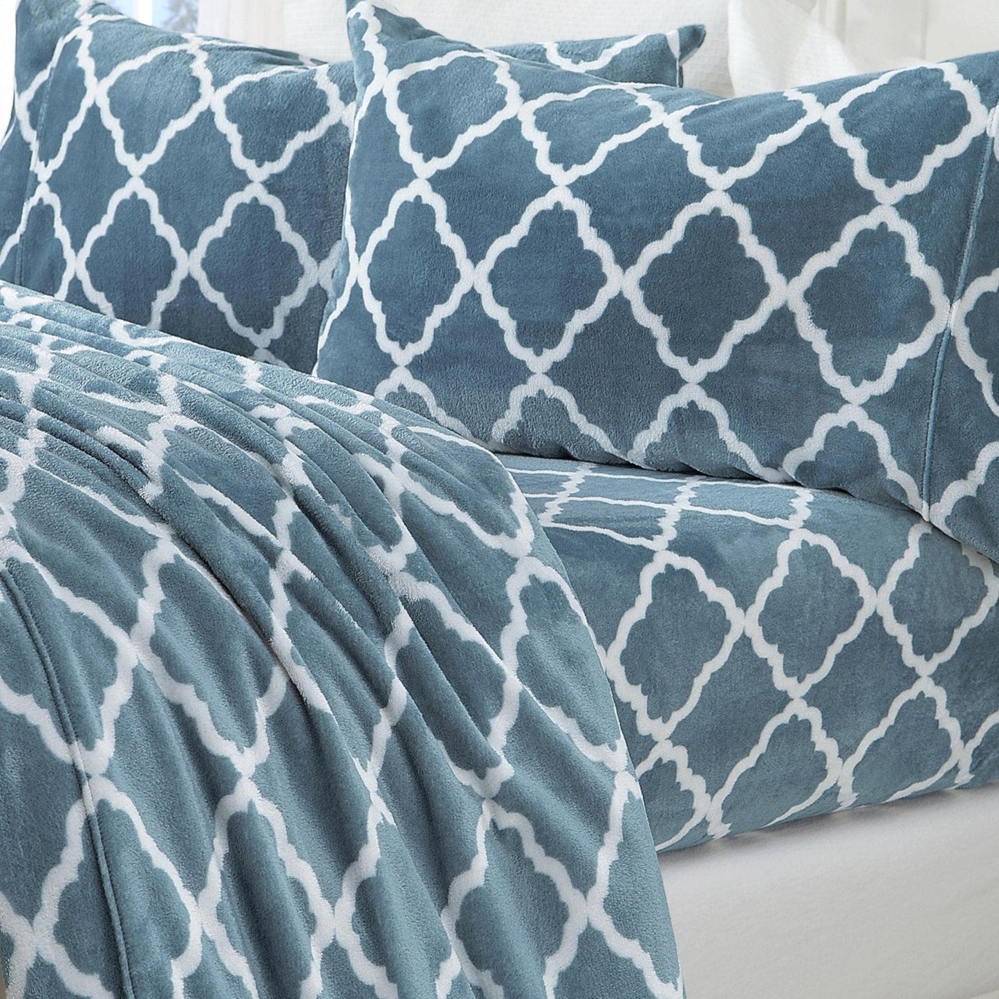 Sleep City Twin / Lattice - White / Jade Sheets 4-Piece Printed Plush Sheet - Velvet Luxe Lattice Collection Great Bay Home