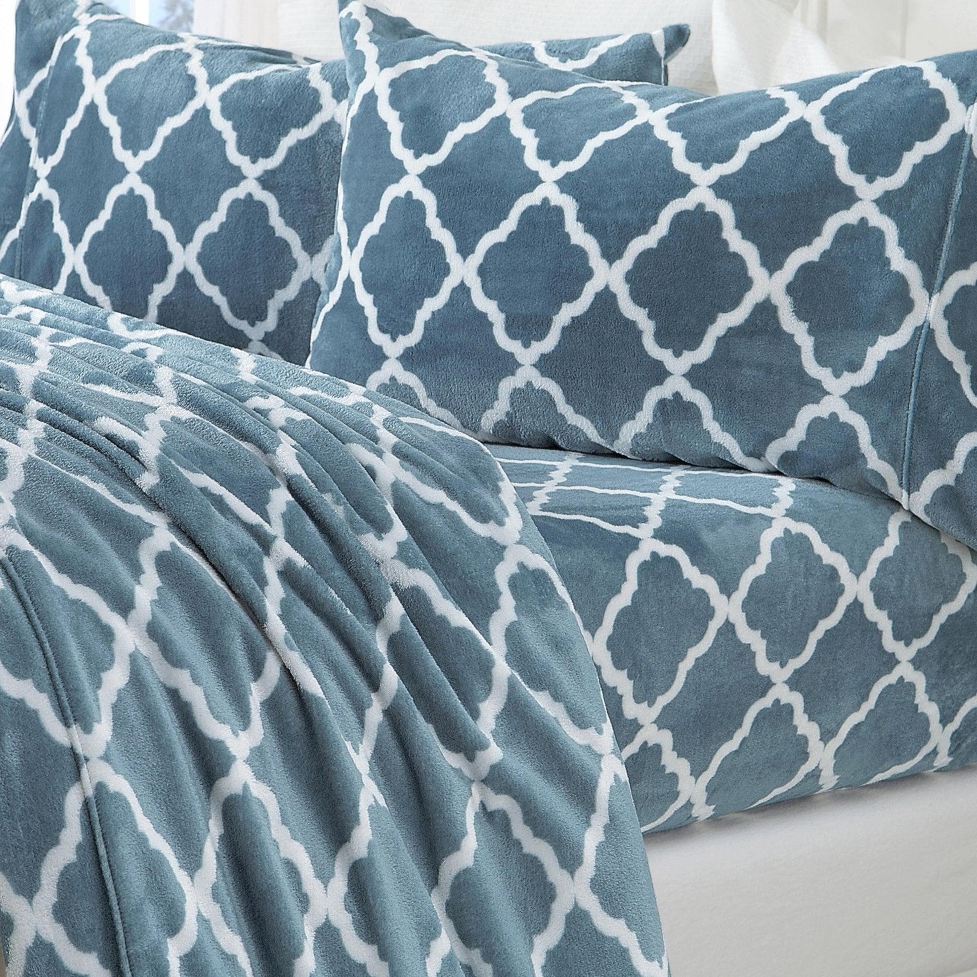 Sleep City Twin / Lattice - White / Jade Sheets 4-Piece Printed Plush Sheet - Velvet Luxe Lattice Collection Great Bay Home