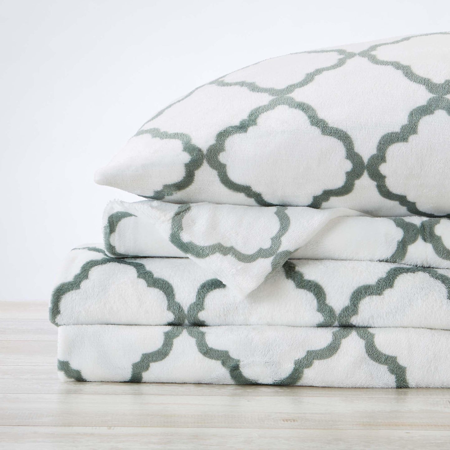 Sleep City Twin / Lattice - White / Jade Sheets 4-Piece Printed Plush Sheet - Velvet Luxe Lattice Collection Great Bay Home
