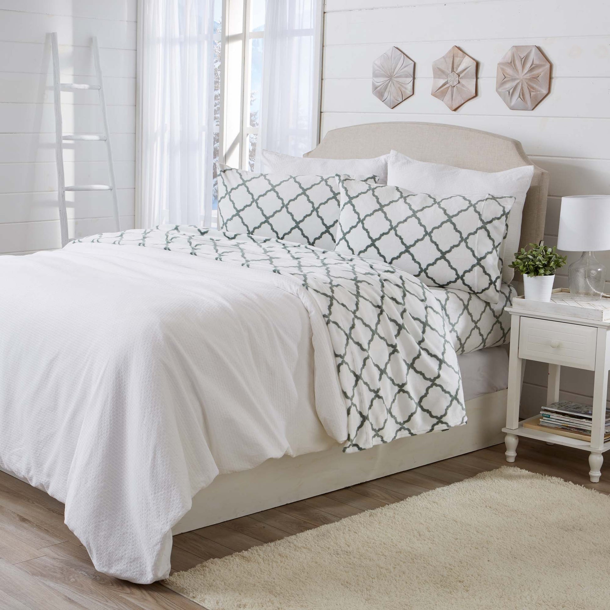 Sleep City Twin / Lattice - White / Jade Sheets 4-Piece Printed Plush Sheet - Velvet Luxe Lattice Collection Great Bay Home