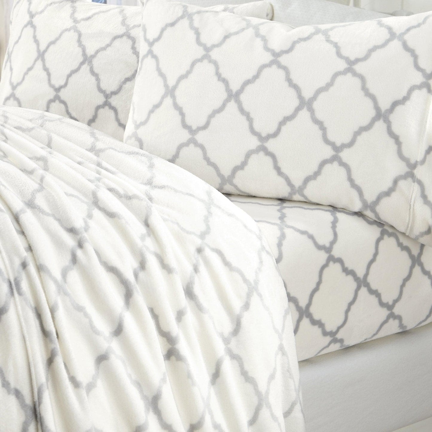 Sleep City Twin / Lattice - White / Jade Sheets 4-Piece Printed Plush Sheet - Velvet Luxe Lattice Collection Great Bay Home