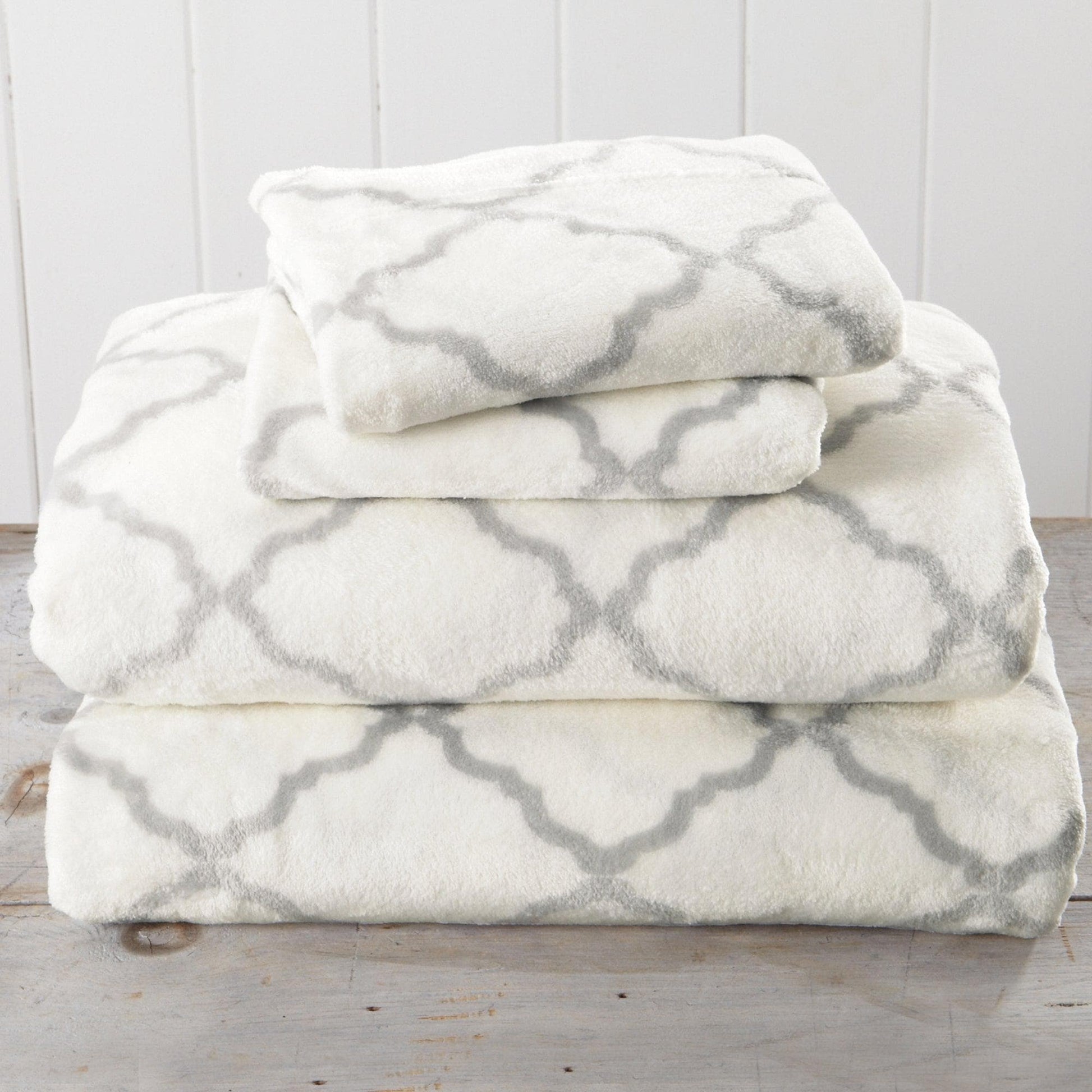 Sleep City Twin / Lattice - White / Jade Sheets 4-Piece Printed Plush Sheet - Velvet Luxe Lattice Collection Great Bay Home