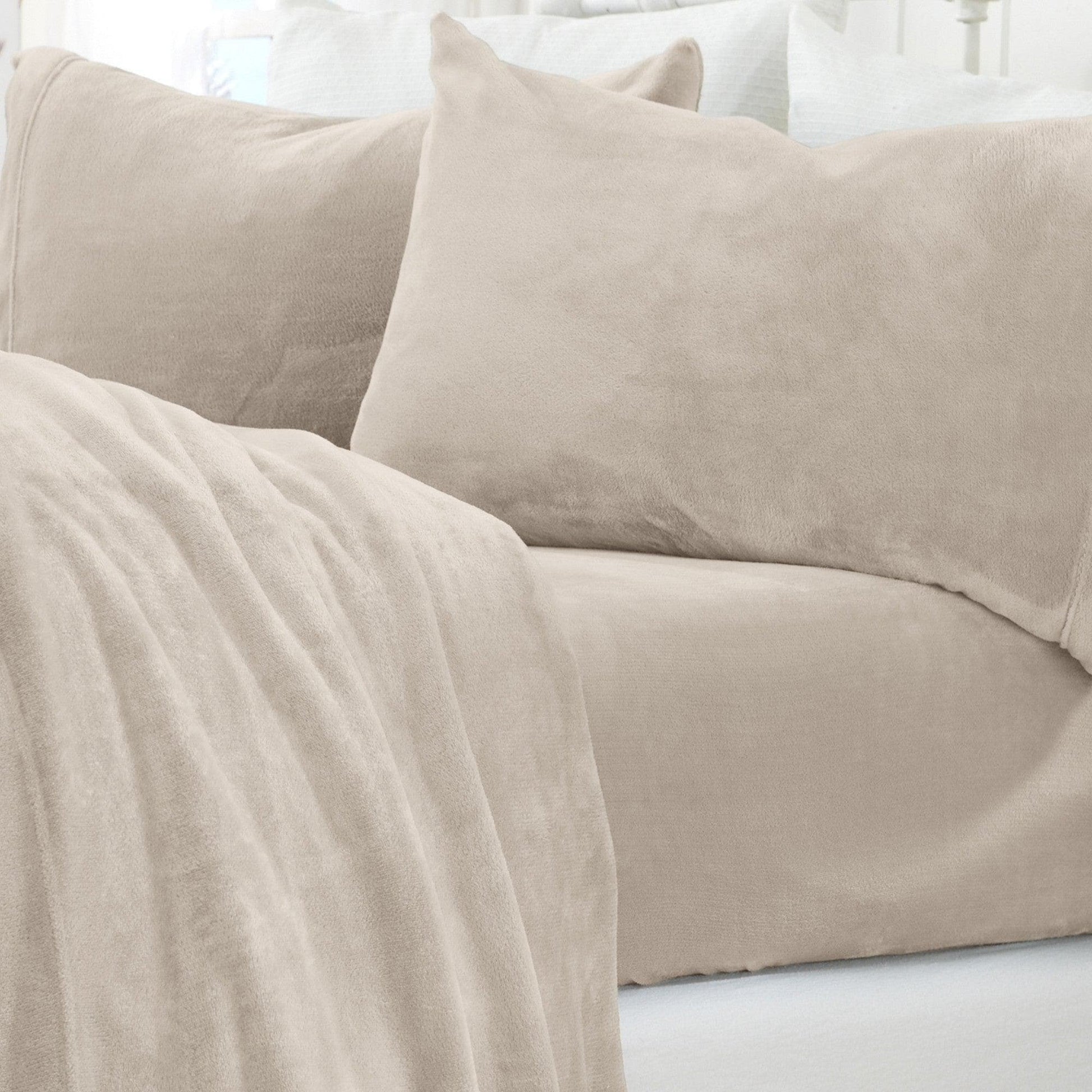 Sleep City Twin / Sea Mist Sheets 4-Piece Solid Plush Sheet - Velvet Luxe Collection Great Bay Home