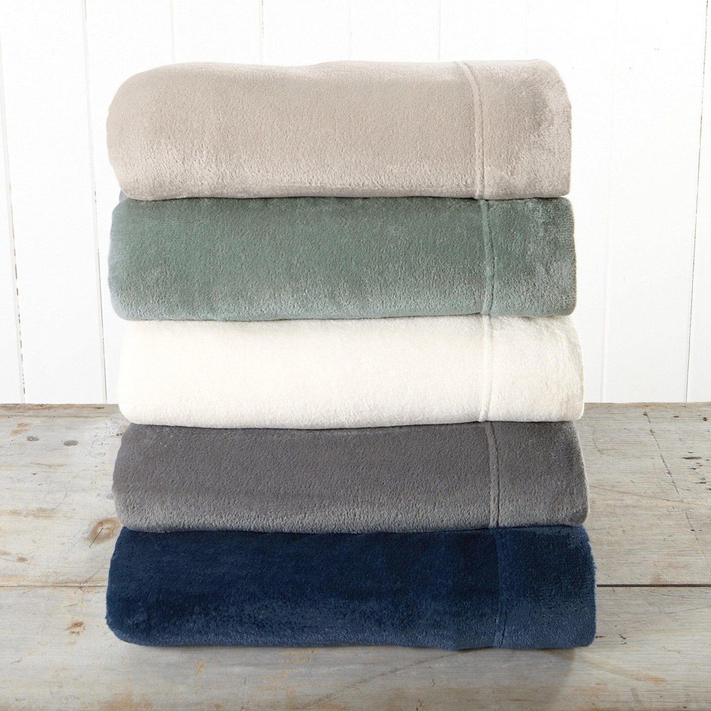 Sleep City Twin / Sea Mist Sheets 4-Piece Solid Plush Sheet - Velvet Luxe Collection Great Bay Home
