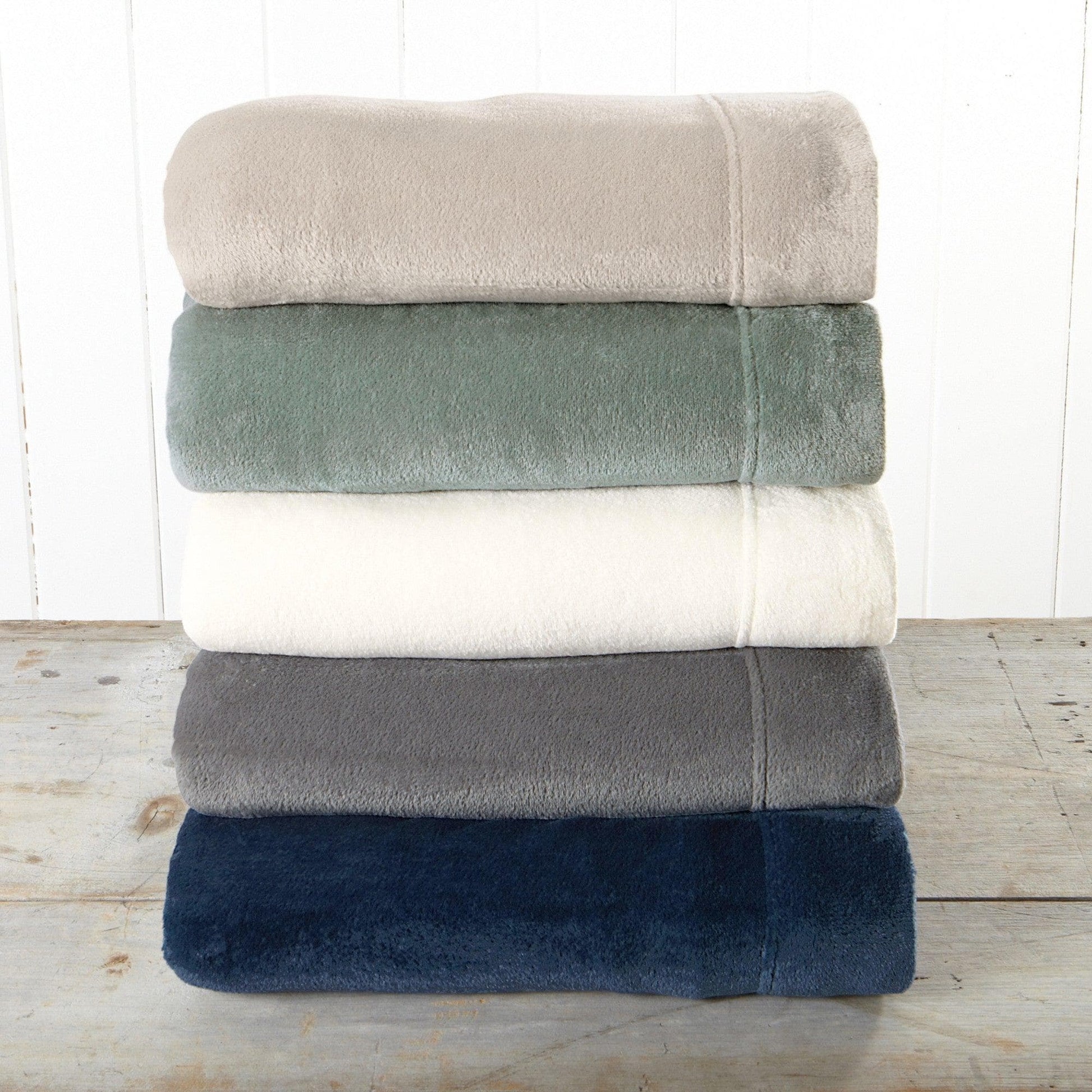 Sleep City Twin / Sea Mist Sheets 4-Piece Solid Plush Sheet - Velvet Luxe Collection Great Bay Home