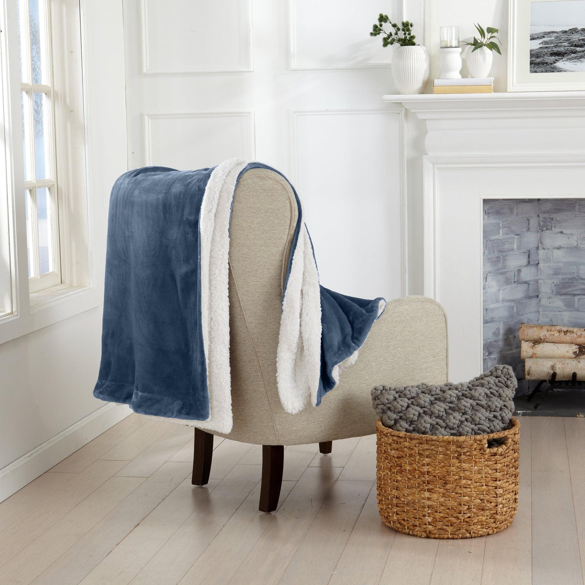 Sleep City Twin / Powder Blue Velvet Plush Sherpa Luxury Bed Blanket - Kinsley Collection Great Bay Home