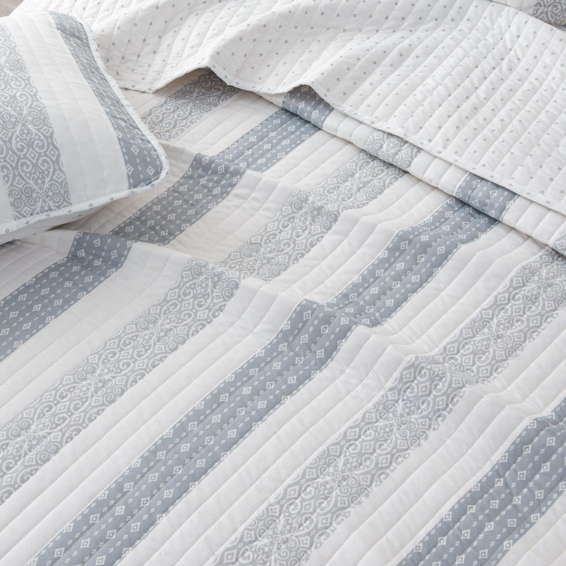 Sleep City Twin / Adele 3-Piece Stripe Quilt - Adele Collection Great Bay Home