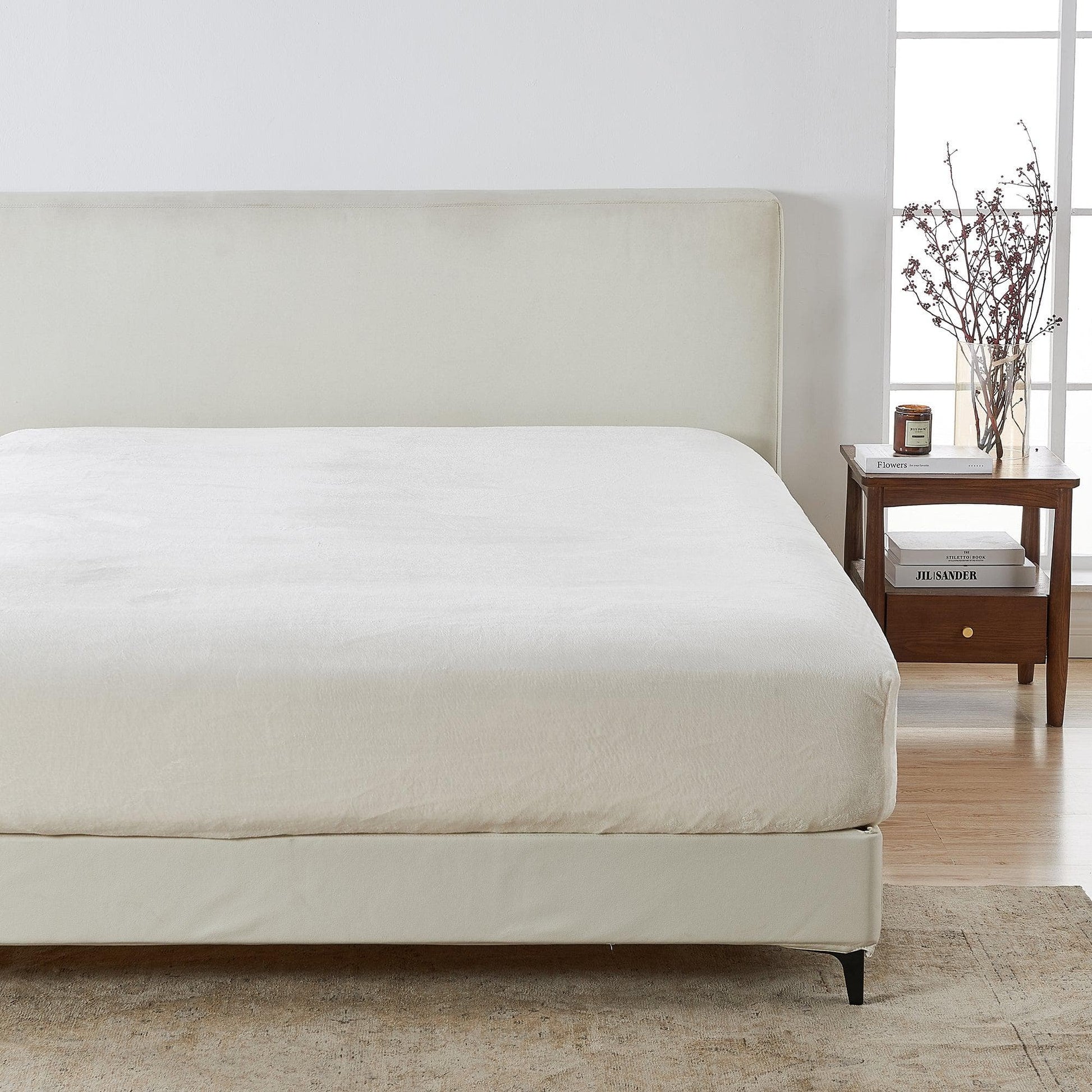 Sleep City Twin / Off White Bed Sheets Solid Plush Fitted Sheet - Velvet Luxe Collection Great Bay Home