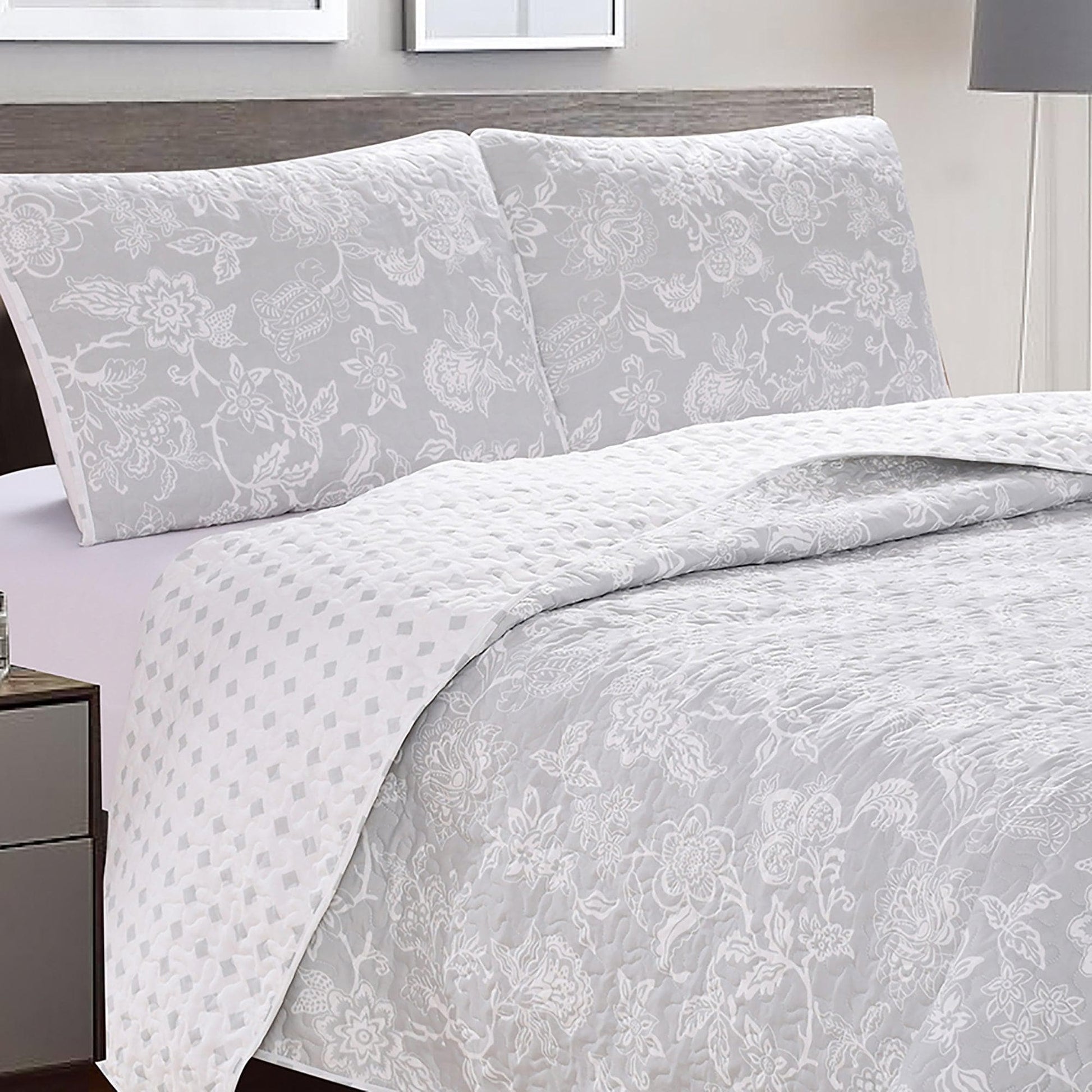 Sleep City Twin / Emma - Grey Quilts 3-Piece Floral Quilt - Emma Collection Great Bay Home