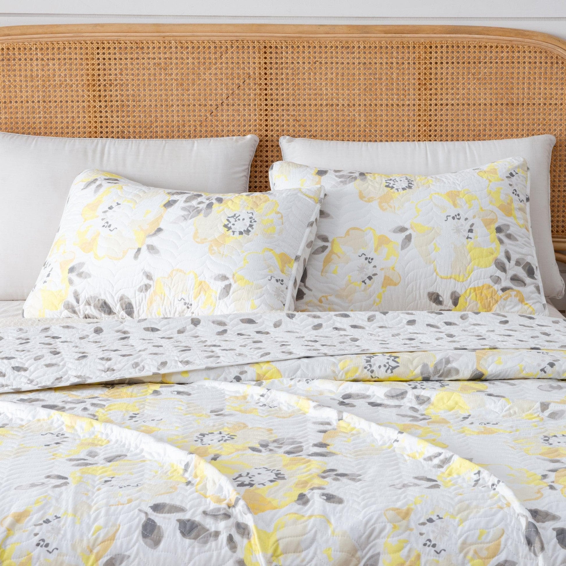 Sleep City Twin / Helene - Yellow Quilts 3 Piece Floral Quilt Set - Helene Collection Great Bay Home