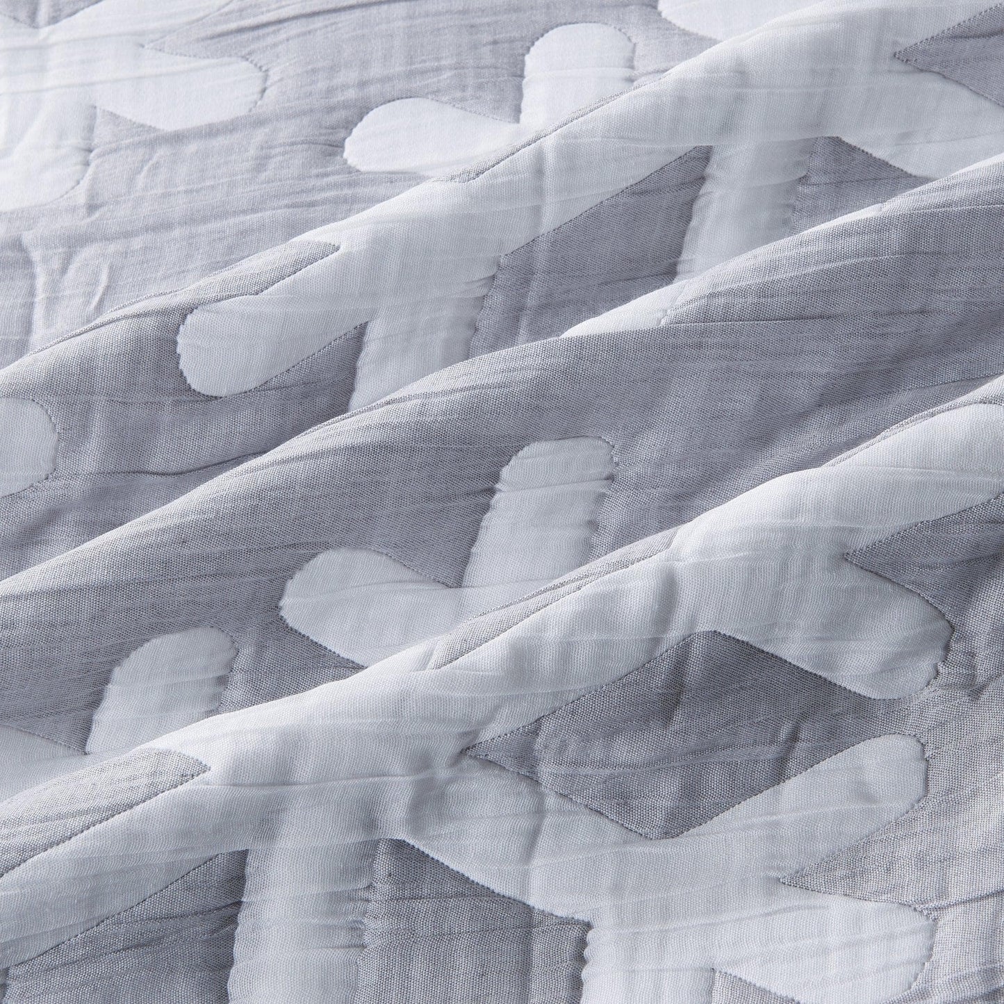 Matelassé Snowflake Quilt Set - Nino Collection